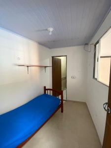 Casa com piscina, a 500m da praia