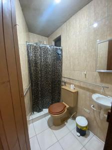 Casa com piscina, a 500m da praia