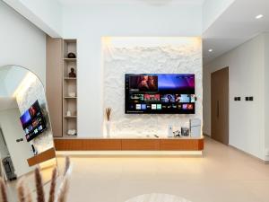 2BDR - Burj Khalifa view with Private terrace