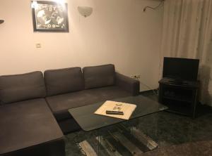 EAST Spacious and Comfort Apartment close to Airport