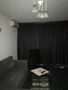 EAST Spacious and Comfort Apartment close to Airport