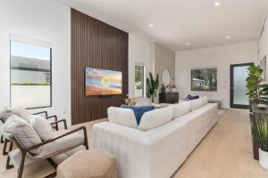 Luxury Miami Oasis with Heated Pool and BBQ Grill