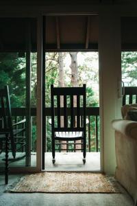 Three Little Pines Condo 2BD 2BA with Seasonal Pool Close to Village and Pinehurst Resort