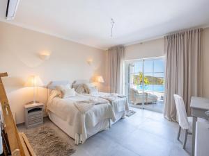 Nice Villa in Budens with pool