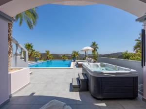Nice Villa in Budens with pool