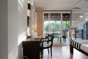 White parrot beach villa