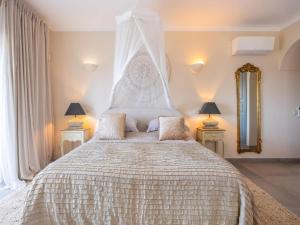 Nice Villa in Budens with pool