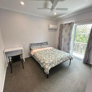 Cozy rooms 1,2,3 in Manly West house