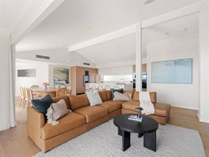 Eagle Heights - Elevated Oasis with Pool & Sea Views