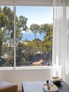 Eagle Heights - Elevated Oasis with Pool & Sea Views