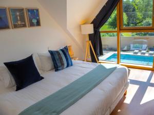 Luxe et sérénité : jacuzzi, sauna, piscine chauffée, home-cinéma et plus près du Mans - FR-1-410-396