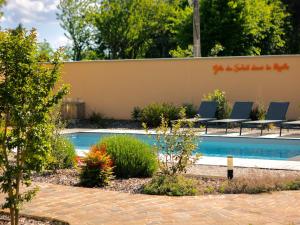 Luxe et sérénité : jacuzzi, sauna, piscine chauffée, home-cinéma et plus près du Mans - FR-1-410-396