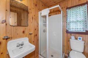 TB6 Thunder Bay Resort Cabin 6