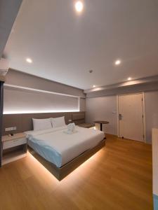 Lucky Elephant Hotel