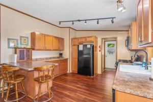 TB-15 Thunder Bay Resort Cabin15