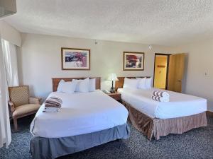 1 Bedroom Condo Perfect Location #425 with Pool and Hot Tub