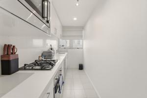Burwood 2BR Next to Station and Mall