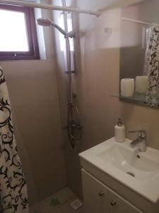 casa familiar vista a la cordillera con estacionamiento