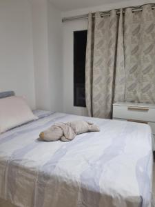 Apartamento novo bem localizado em Manaira