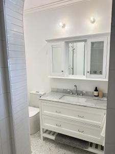 South Yarra Art Deco Luxe on the Botanic Gardens