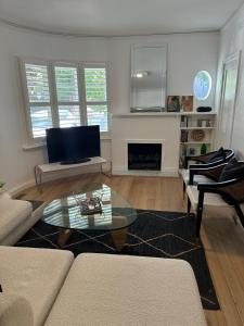 South Yarra Art Deco Luxe on the Botanic Gardens