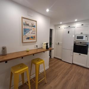 Central family apartment near the beach