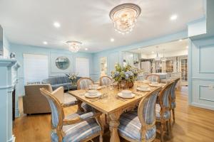 Resort-Style, 3BR and 3BA, Heated Pool & Spa, BBQ