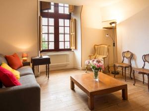 Studio médiéval au cœur du village, proche commerces - FR-1-489-605