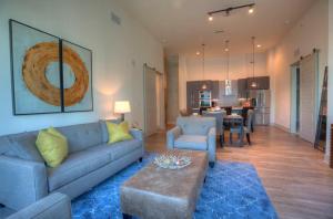 2 Bedroom Apartment Downtown Atlanta