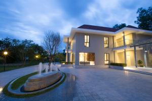 Thanh Tan Hot Springs By Fusion