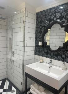 Direct Pool Access Studio - Venitian resort condo Jomtien Beach