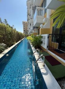 Direct Pool Access Studio - Venitian resort condo Jomtien Beach