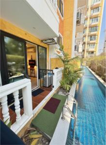 Direct Pool Access Studio - Venitian resort condo Jomtien Beach