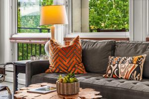 Modern Luxury at the Plaza 3 Bed 3 Bath