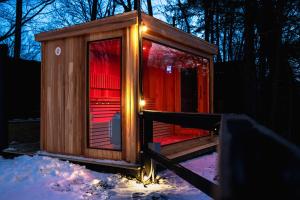 Perch Cottages #15 - Creek Access, Sauna, Mt views