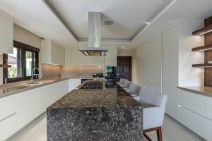 6-Bedroom Private Luxury Pool Villa in Layan