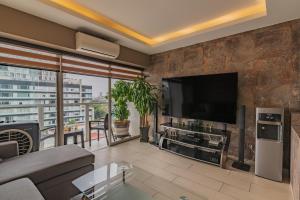 COZY 2BR 2-floor Wi-Fi 500Mbps Air-Conditioning Pool Gym CONDESA