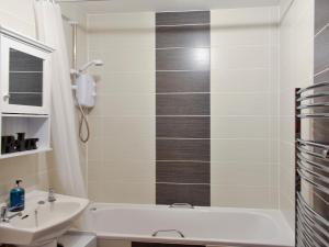 14 Elm Court, Elliott Park