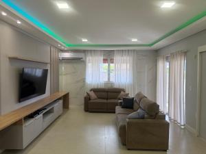 Casa com 4 quartos com piscina próximo da praia do campeche