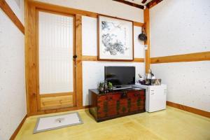 Jeonju Hanok Experience Mokkoji