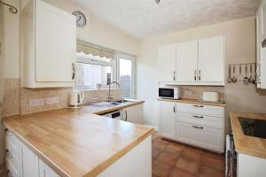 Cosy 3-Bedroom House in Coventry Free Parking Ideal for Families & Contractors