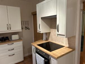 Cosy 3-Bedroom House in Coventry Free Parking Ideal for Families & Contractors
