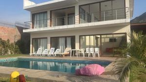 Welcome to our Pachacamac retreat