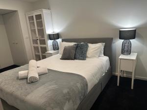 Spacious 4 brm Gem right in the heart of the city