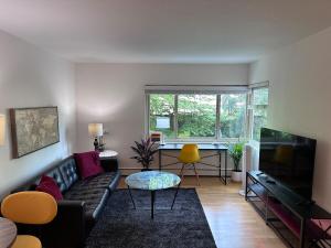Cozy 1 BR Apartment Near Convention Center