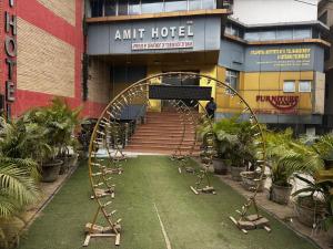 Amit Hotel by Clovers Stays