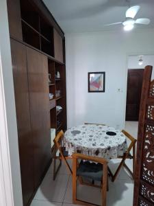 Apartamento a 200m da praia, perto de tudo