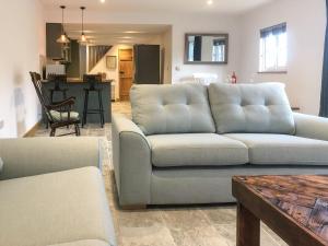 Middle Hanter - Uk37355