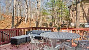 Pirate-Themed Lakefront Home w Kayaks Game Room Views Hidden Treasure Hunt