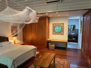 Casa Luminosa - Jungle Pool Villa near the beach